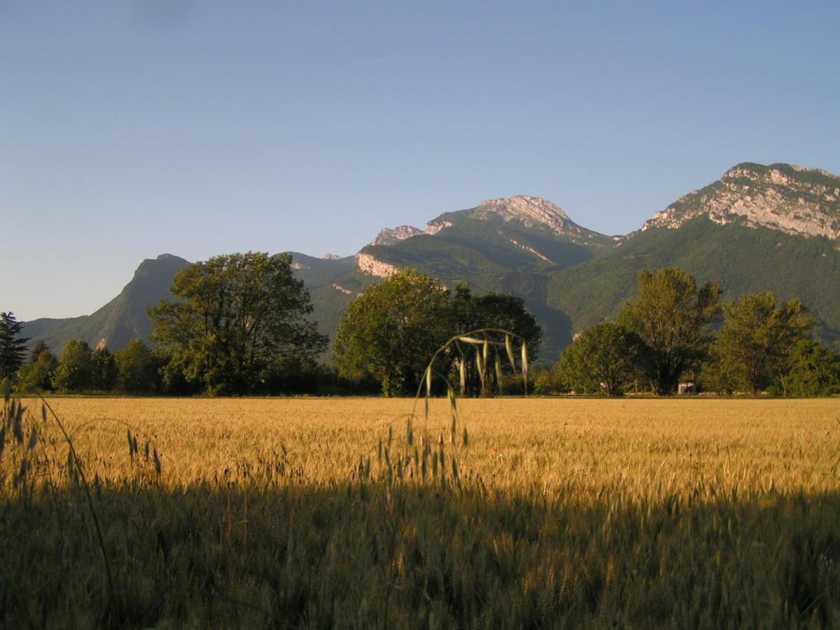 Les Champs Dores Noyarey Exterior foto